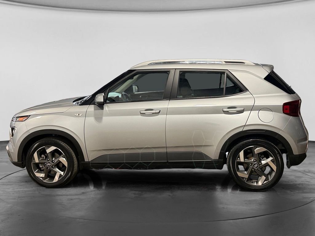 Used 2023 Hyundai Venue SEL FWD image 7