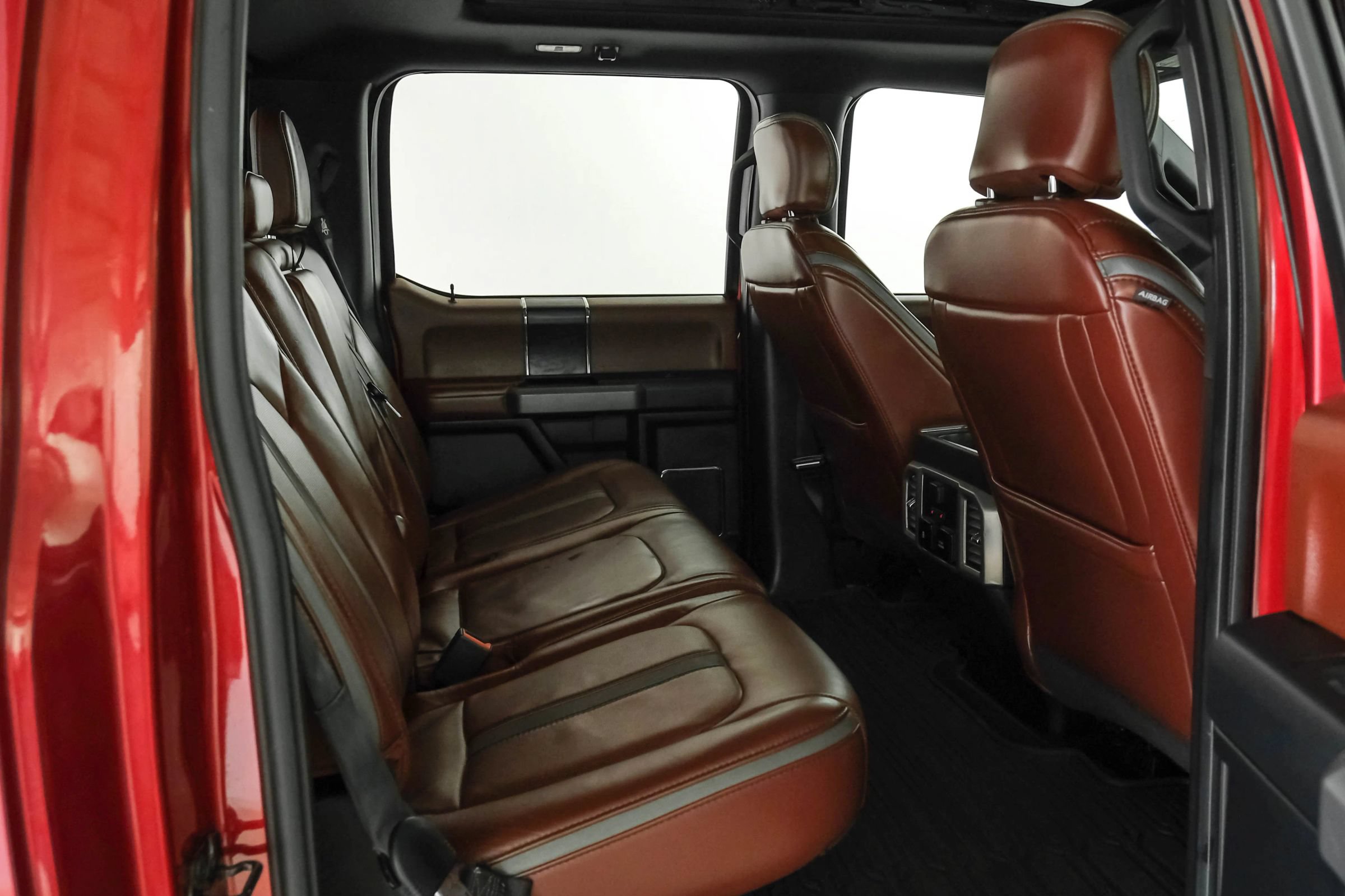Used 2018 Ford F150 Platinum w/ Equipment Group 701A Luxury AWD/4WD image 29