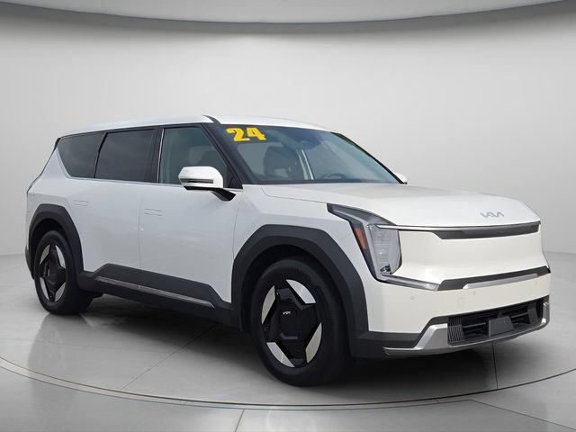 Used 2024 Kia EV9 Light Long Range RWD image 8
