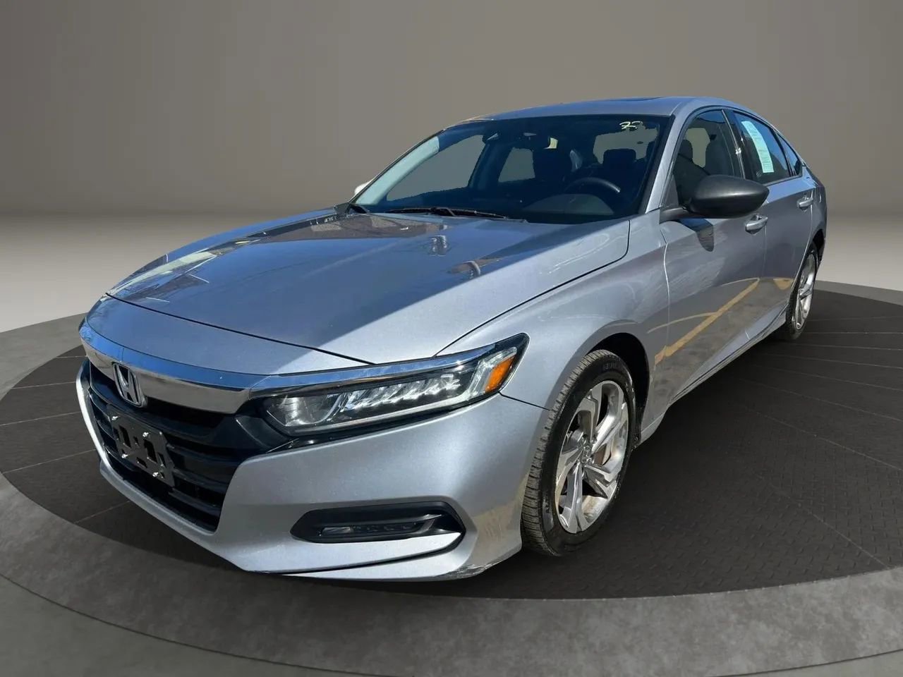 Used 2018 Honda Accord EX image 1