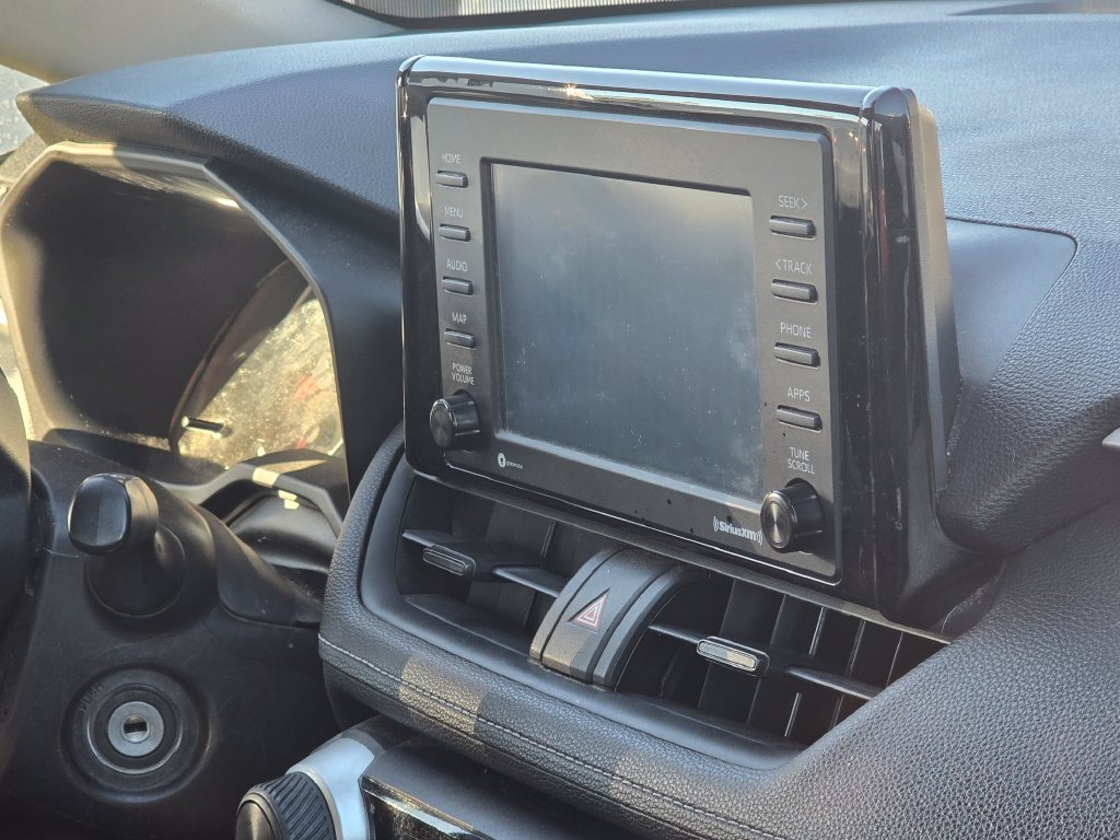 Used 2021 Toyota RAV4 LE AWD/4WD image 16