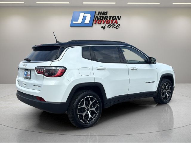 Used 2025 Jeep Compass Limited AWD/4WD image 5