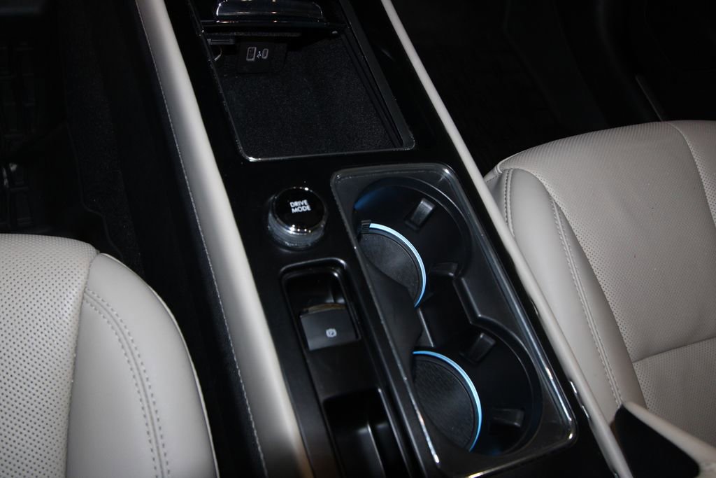 Used 2025 Lincoln Corsair Grand Touring w/ Towing Package image 17