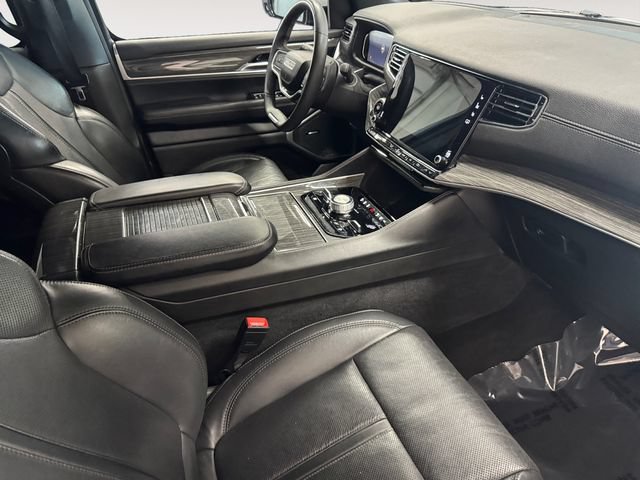 Used 2022 Jeep Wagoneer Series III AWD/4WD image 4