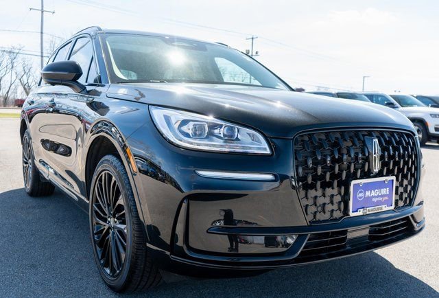 Used 2025 Lincoln Corsair Reserve w/ Jet Appearance Package image 4