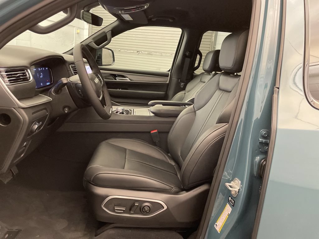 New 2026 Jeep Grand Wagoneer 2WD image 17