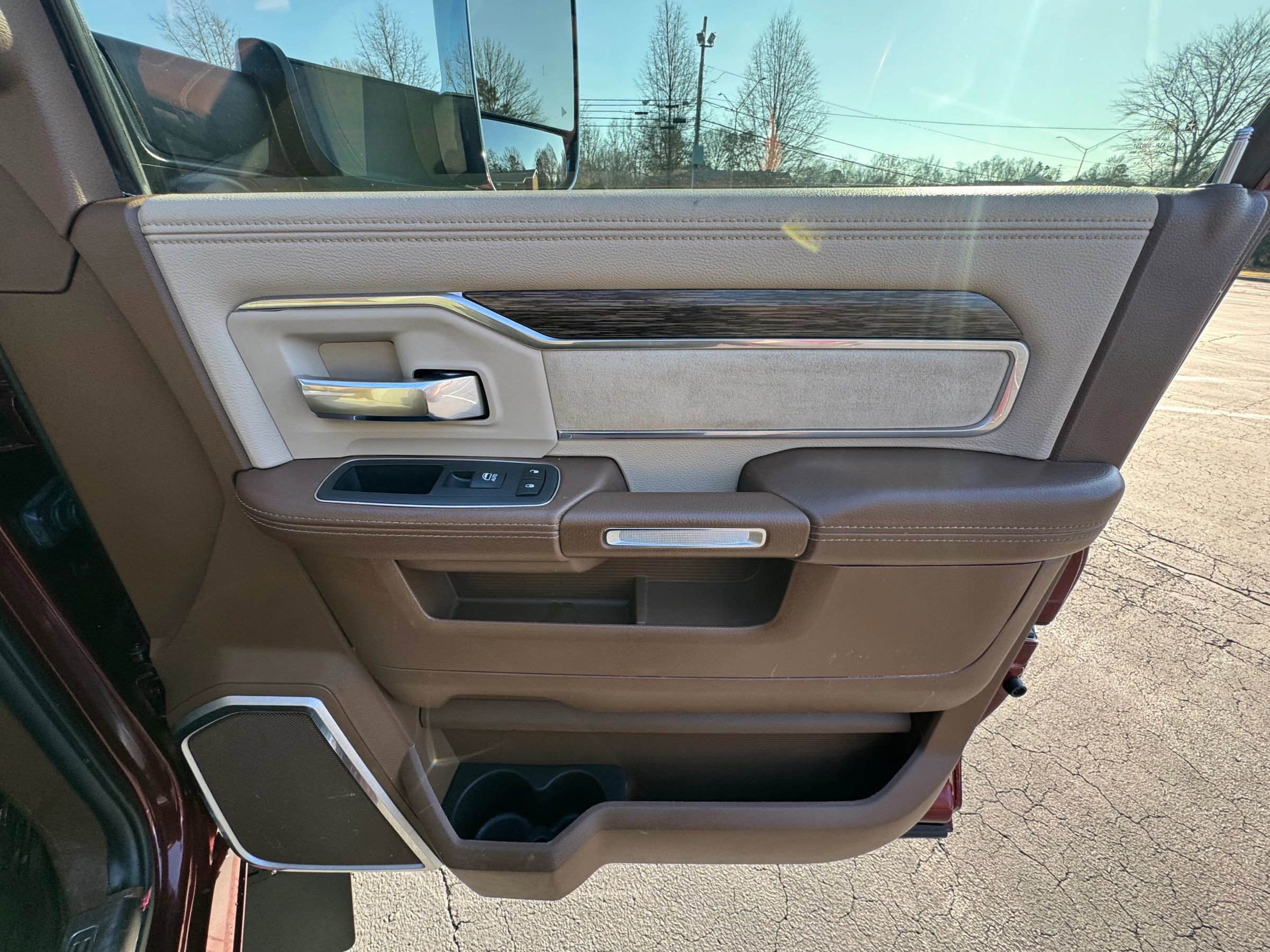 Used 2019 RAM 3500 Laramie image 23
