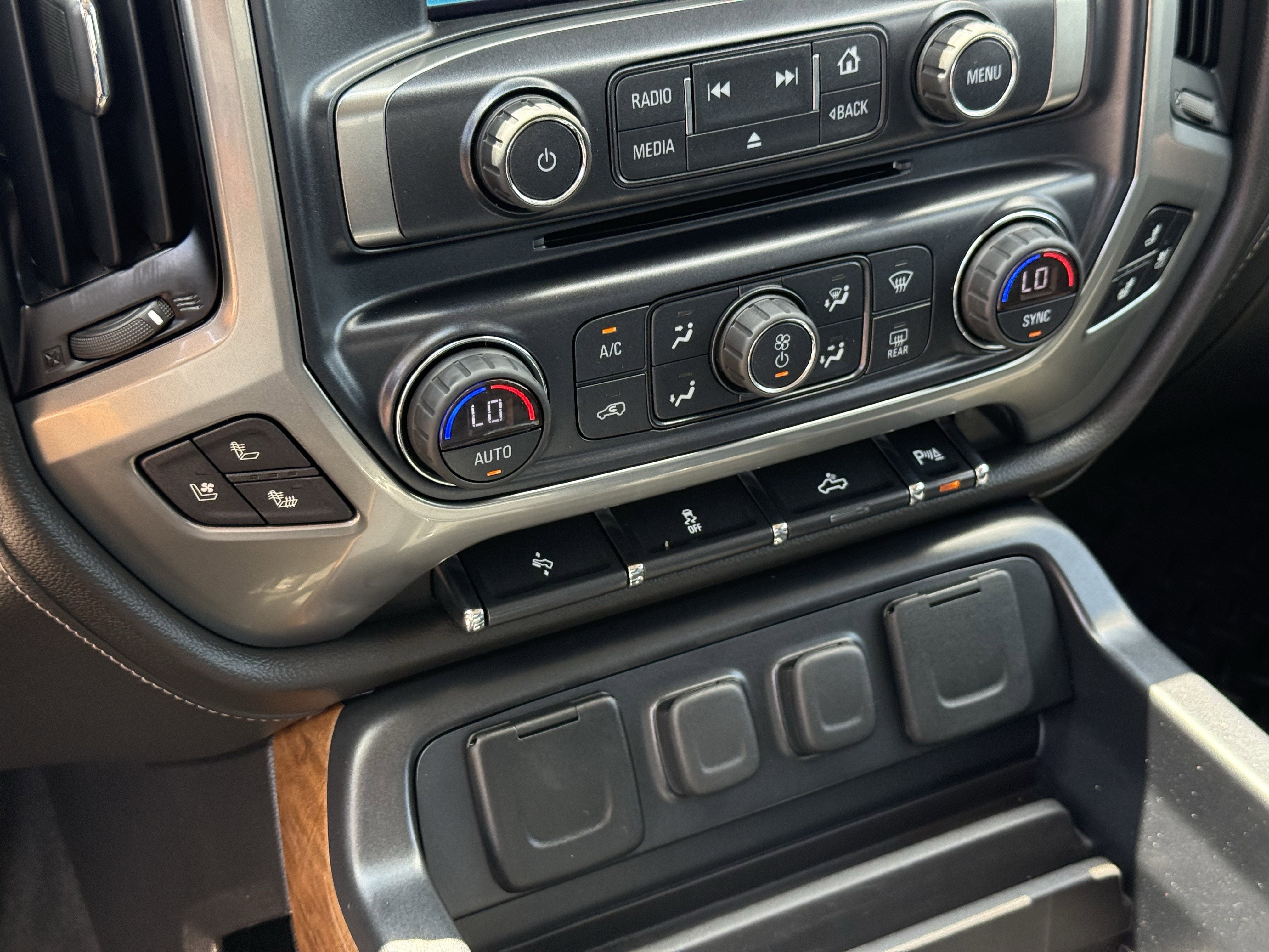 Used 2017 Chevrolet Silverado 1500 LTZ w/ Texas Edition AWD/4WD image 21