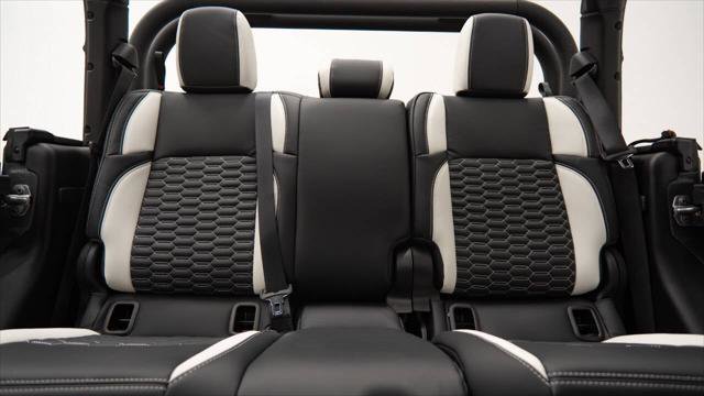 Used 2025 Jeep Gladiator Sport image 39