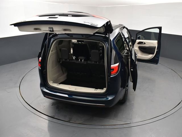 Used 2022 Chrysler Pacifica Limited image 29