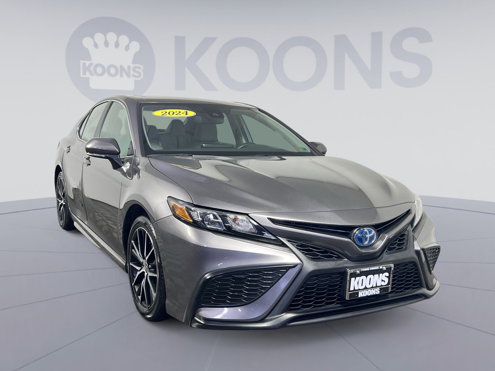 Used 2024 Toyota Camry SE image 10