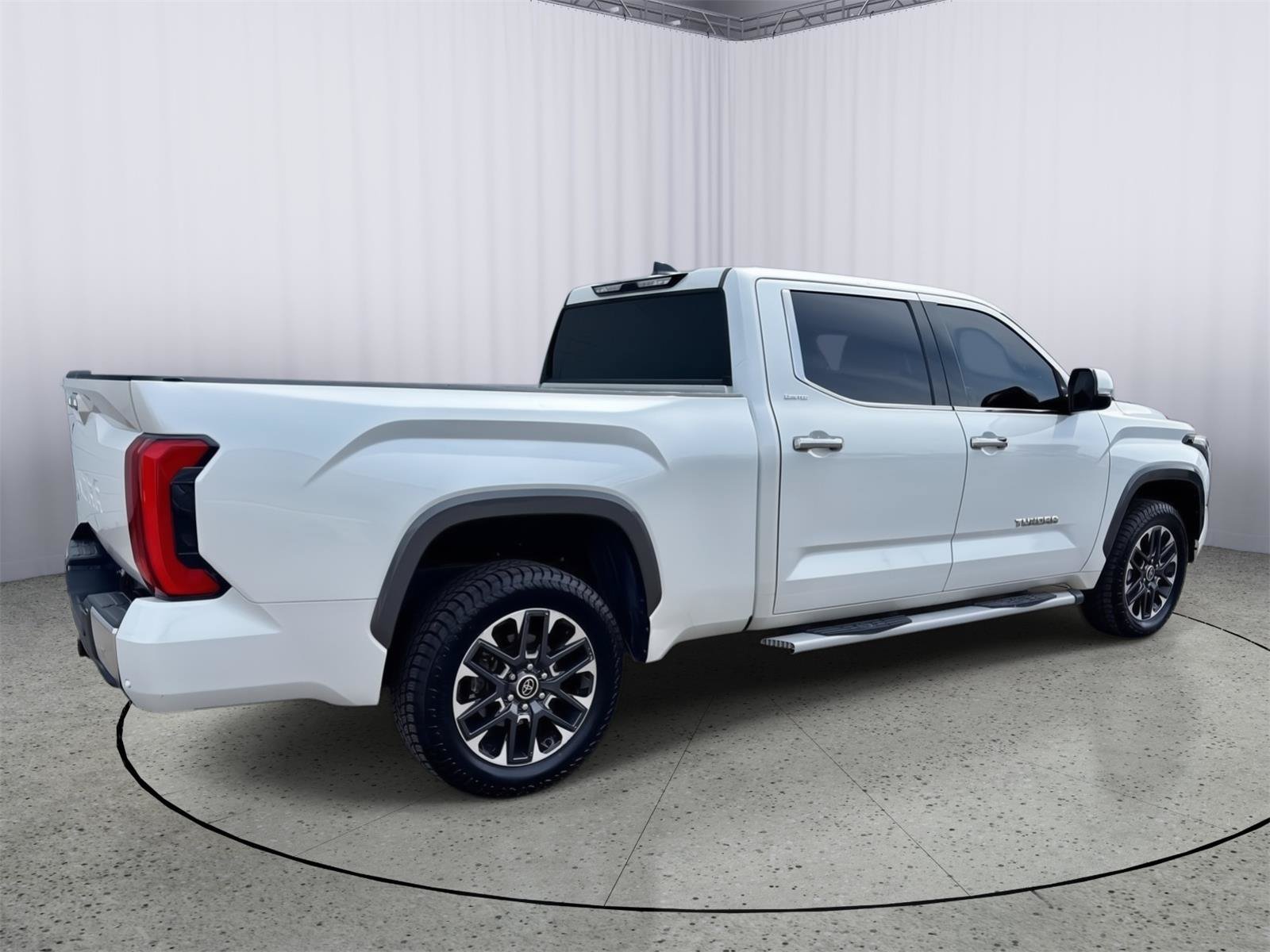 Used 2022 Toyota Tundra Limited w/ Power Package AWD/4WD image 6