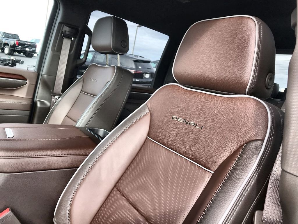 New 2026 GMC Sierra 2500 Denali w/ Denali Reserve Package image 11