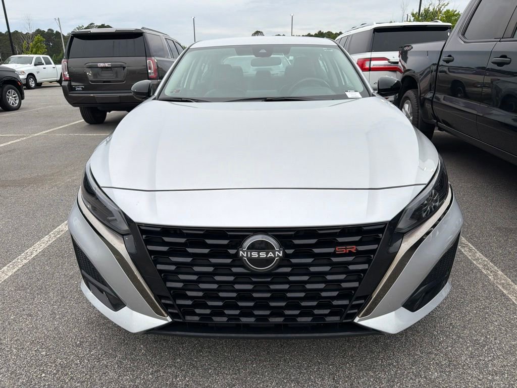 Used 2024 Nissan Altima 2.5 SR FWD image 17