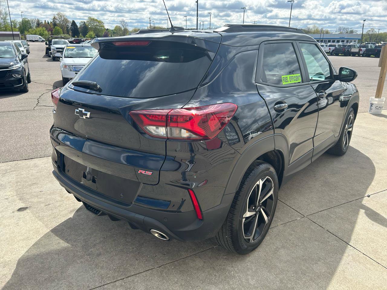 Used 2022 Chevrolet TrailBlazer RS w/ Sun and Liftgate Package FWD image 5