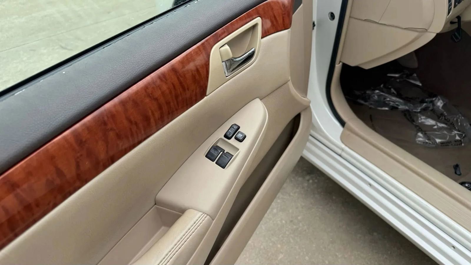 Used 2007 Toyota Solara SLE image 9