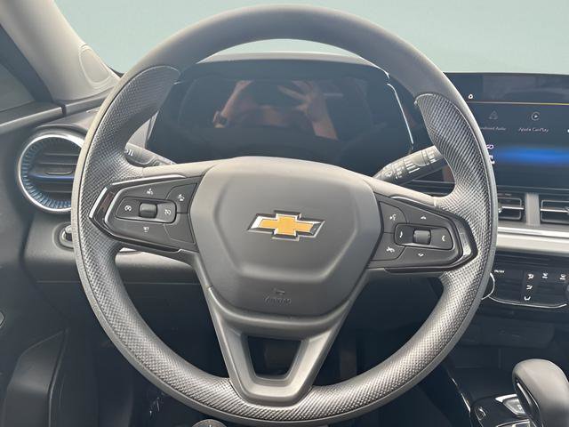 Used 2025 Chevrolet Trax LT image 17