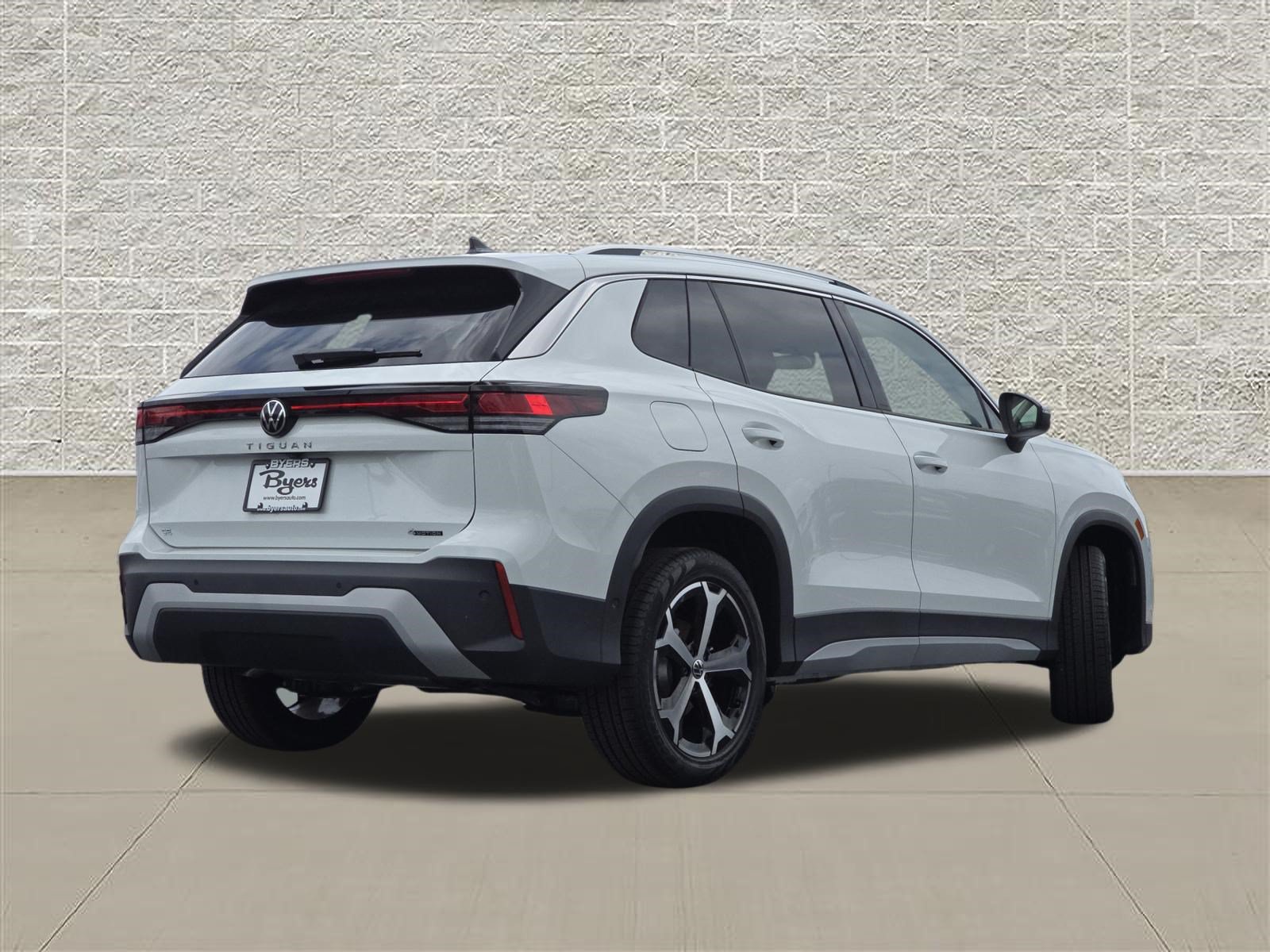 New 2026 Volkswagen Tiguan SE AWD/4WD image 7