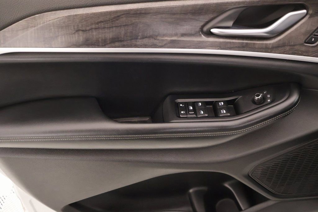 Used 2024 Jeep Grand Cherokee L Limited w/ Luxury Tech Group II image 18