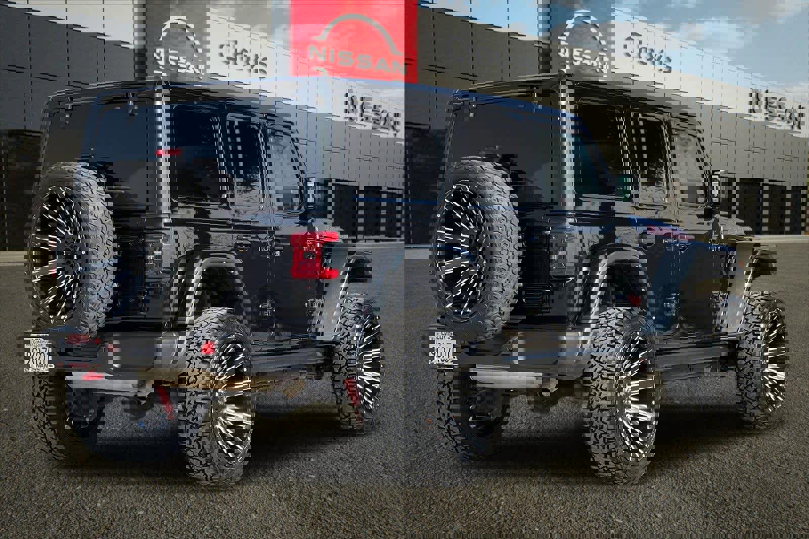 Used 2022 Jeep Wrangler Unlimited Rubicon w/ LED Lighting Group image 3