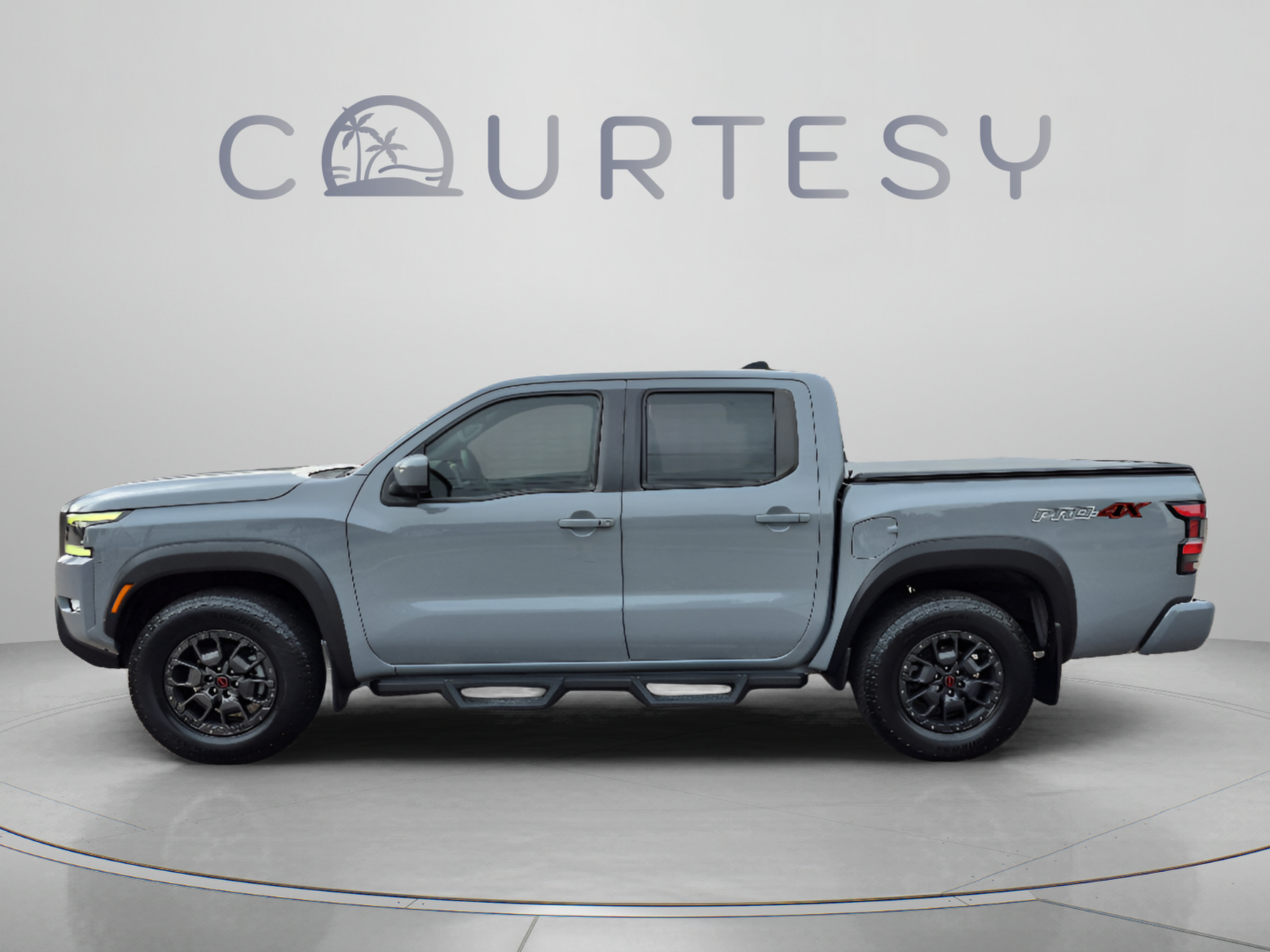 Certified 2022 Nissan Frontier PRO-4X w/ Pro-4X Premium Package AWD/4WD image 2