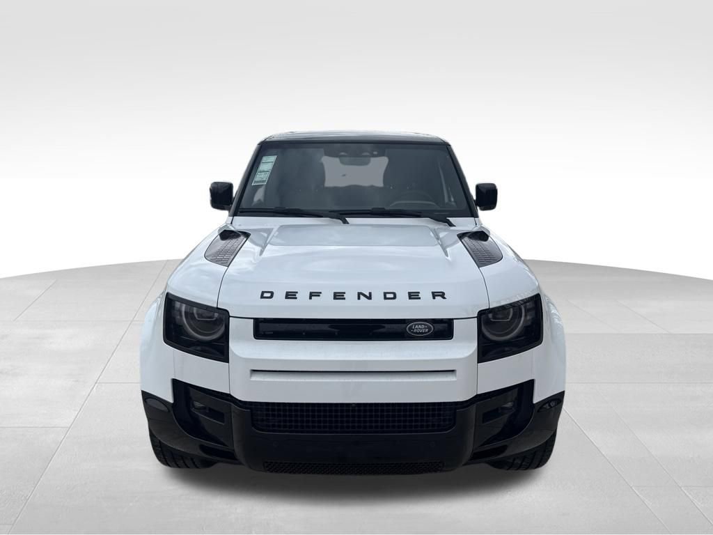 New 2026 Land Rover Defender 130 X-Dynamic SE image 4