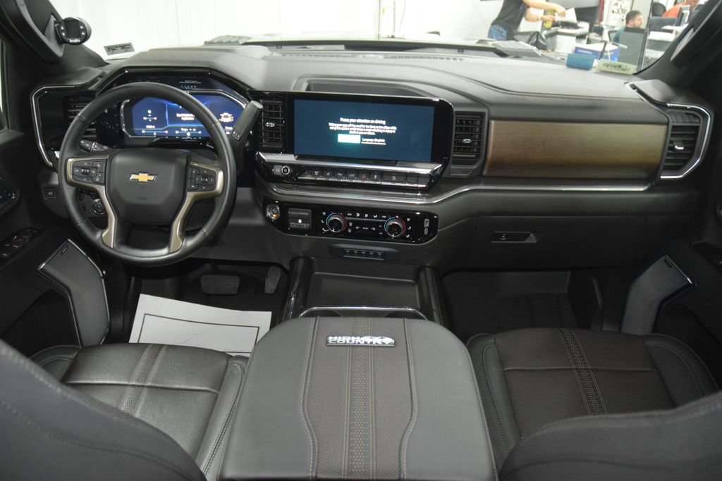 Used 2024 Chevrolet Silverado 2500 High Country w/ Technology Package AWD/4WD image 36