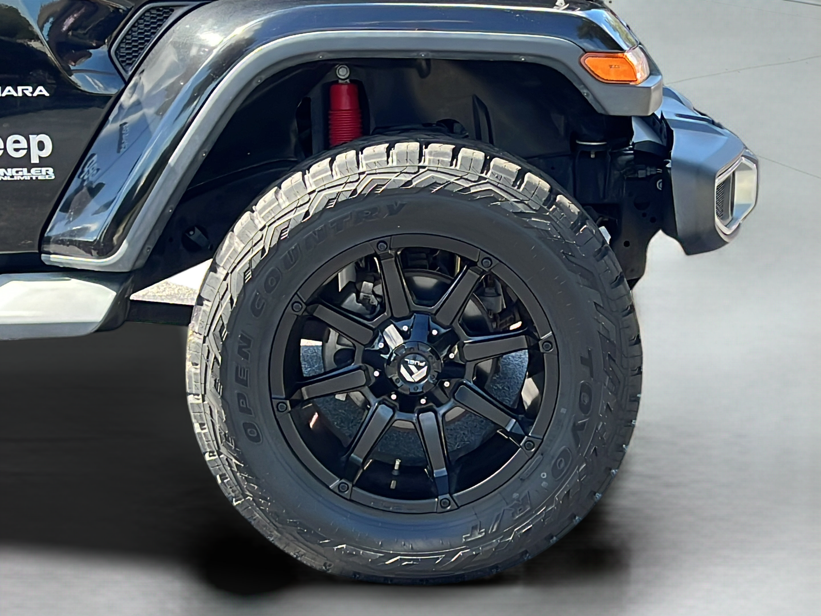 Used 2019 Jeep Wrangler Unlimited Sahara AWD/4WD image 24