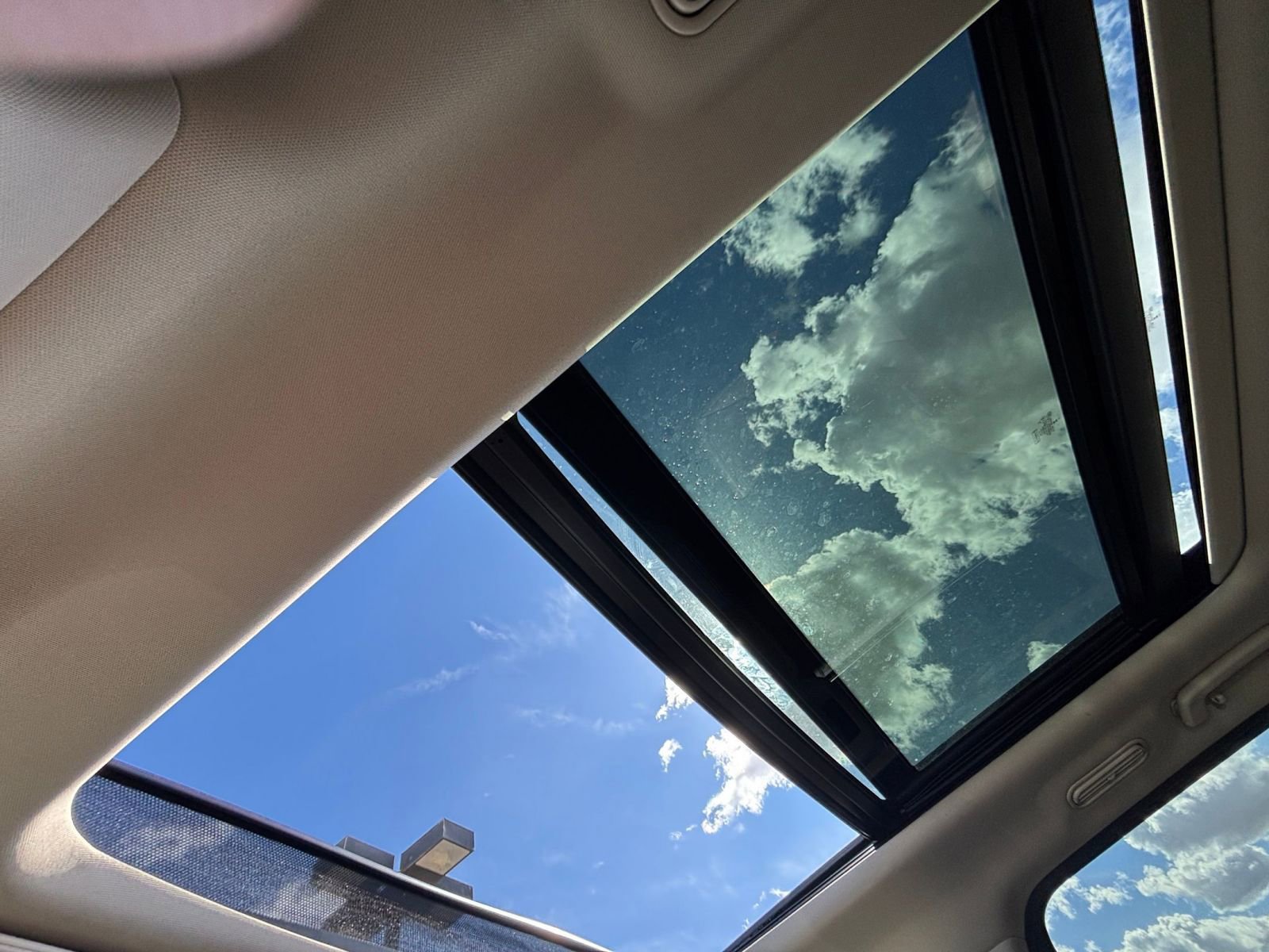 Used 2024 Ford Expedition Limited image 32