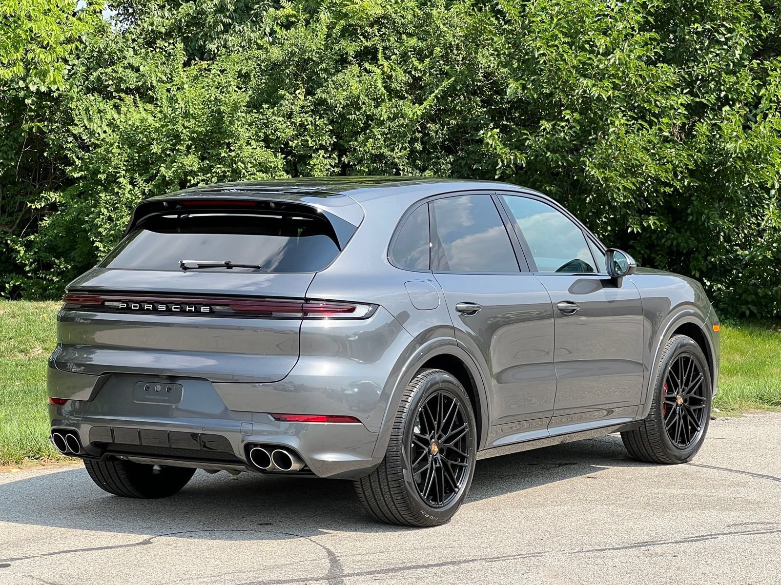 Certified 2025 Porsche Cayenne S AWD/4WD image 6