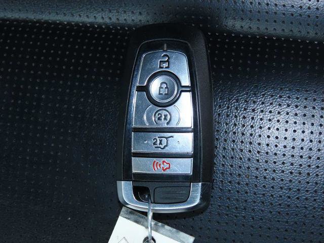 Certified 2025 Ford Escape Platinum image 26