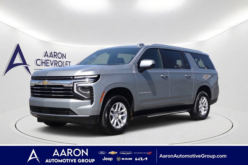 Used 2025 Chevrolet Suburban LT AWD/4WD image 1