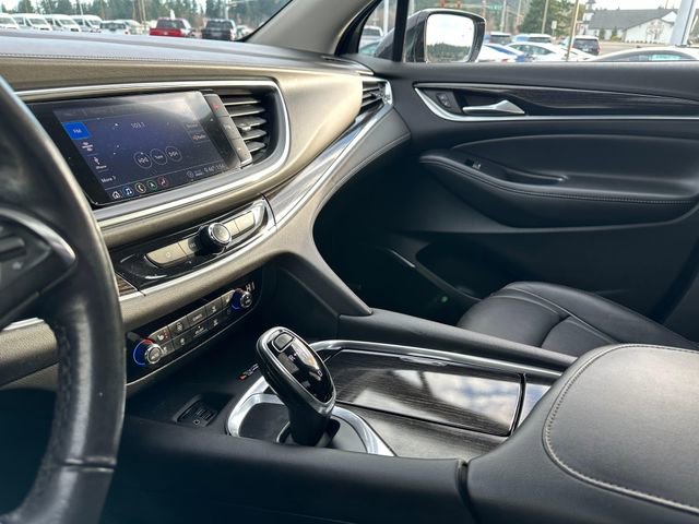 Used 2021 Buick Enclave Avenir w/ Avenir Technology Package image 18
