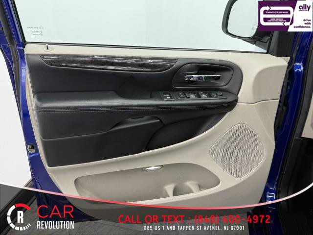 Used 2019 Dodge Grand Caravan SE image 32