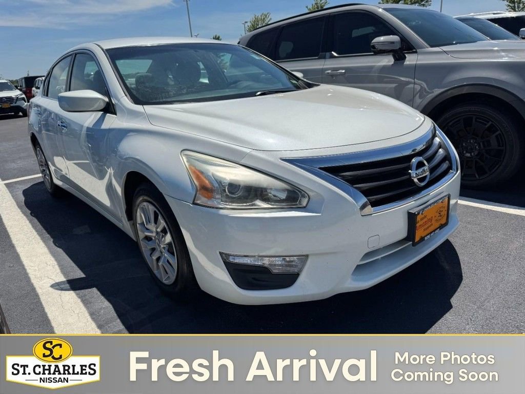 Used 2013 Nissan Altima 2.5 S FWD image 1