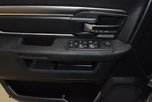 Used 2024 RAM 1500 Warlock AWD/4WD image 12