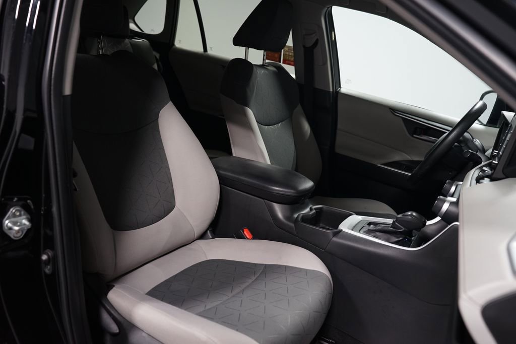 Certified 2022 Toyota RAV4 XLE image 27