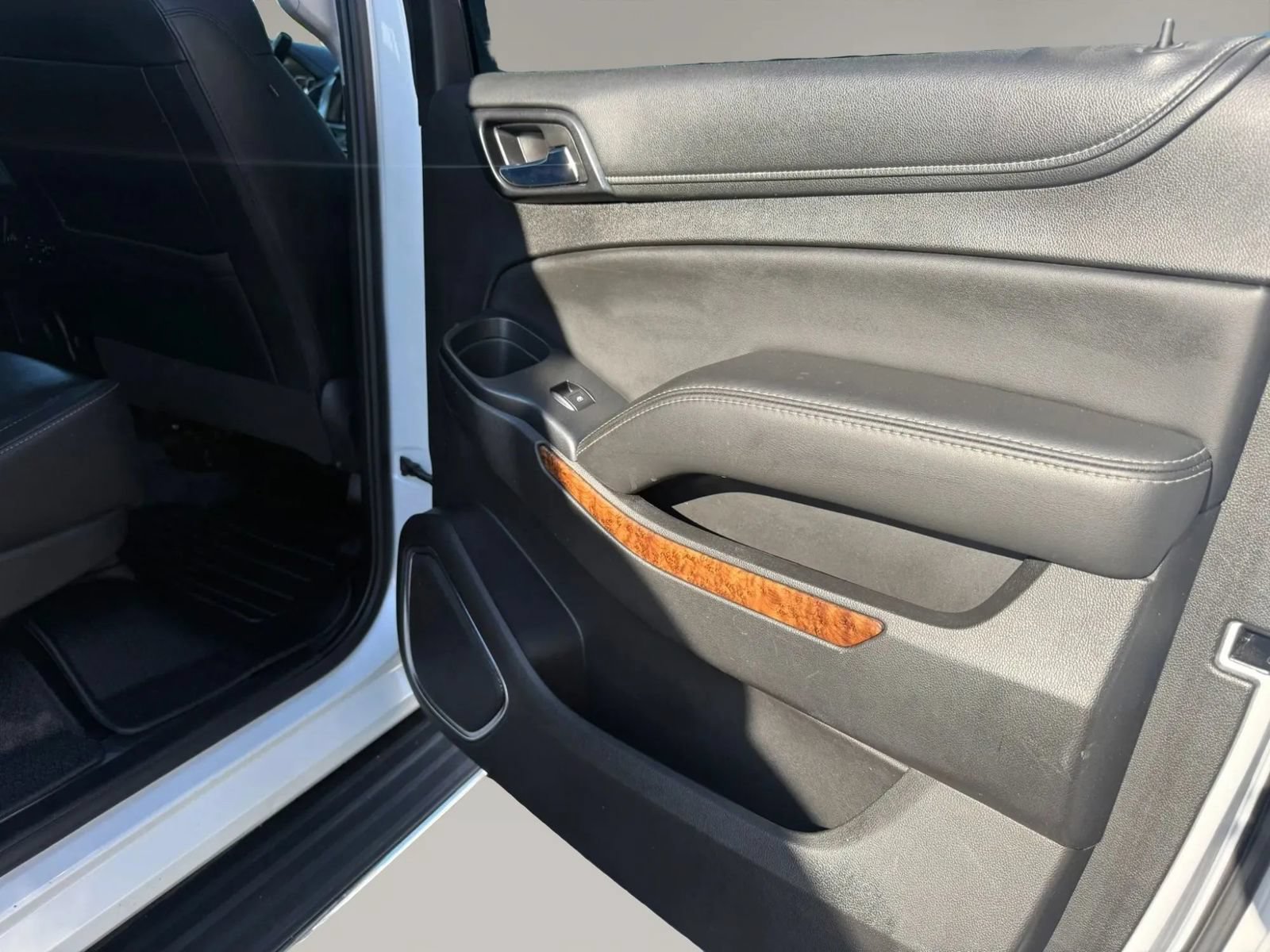 Used 2017 Chevrolet Suburban Premier AWD/4WD image 48