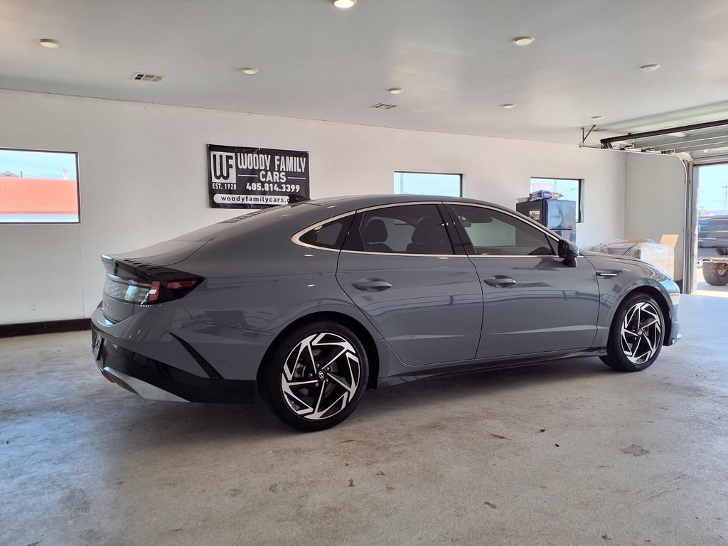 Used 2024 Hyundai Sonata SEL w/ Convenience Package FWD image 3