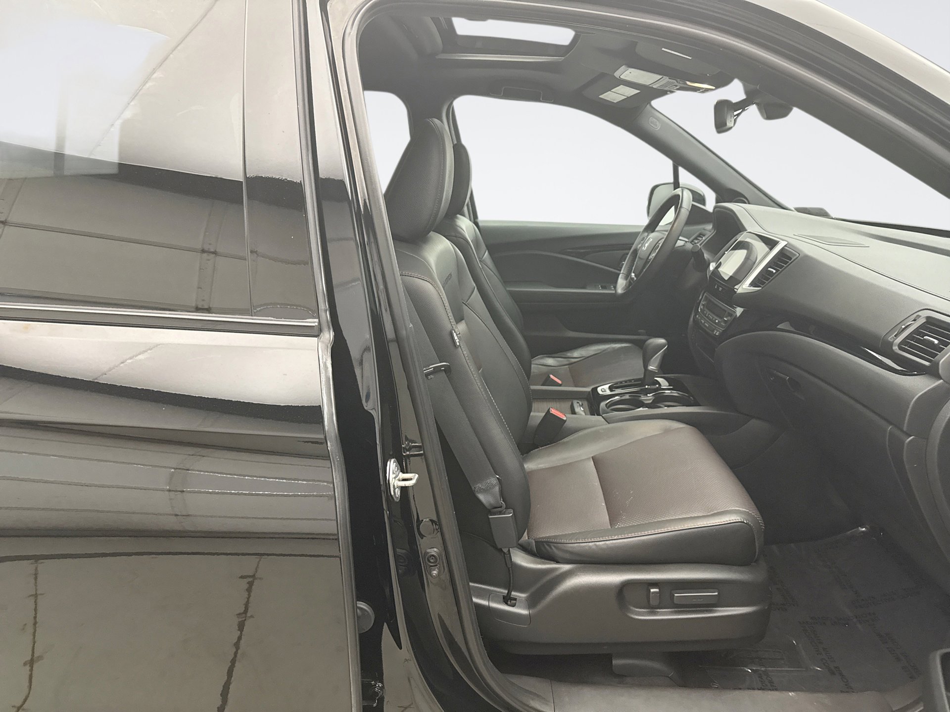 Used 2019 Honda Ridgeline Black Edition image 17