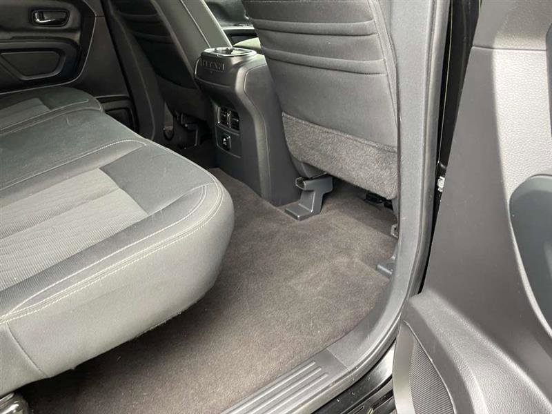 Used 2018 Nissan Titan SV w/ SV Convenience Package image 70