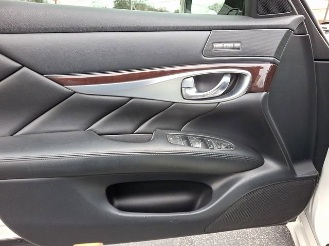 Used 2016 INFINITI Q70 3.7 image 12