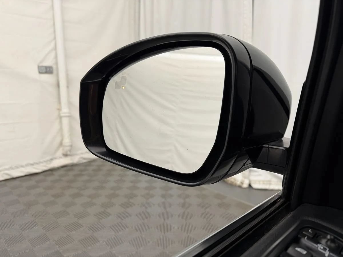 Used 2016 Land Rover LR4 HSE Silver Edition AWD/4WD image 15