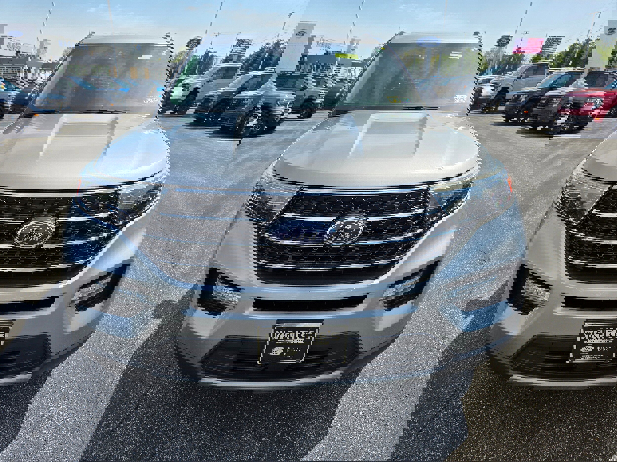 Used 2020 Ford Explorer XLT w/ Equipment Group 202A image 8