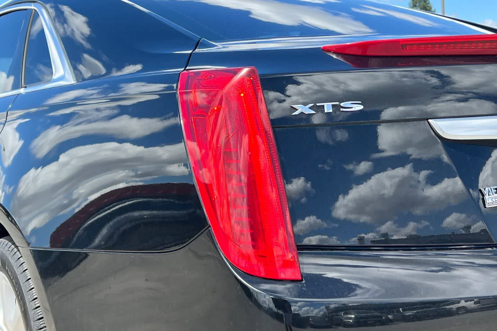 Used 2017 Cadillac XTS Luxury FWD image 13