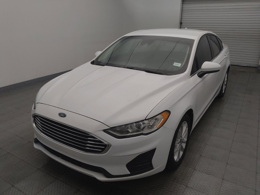 Used 2020 Ford Fusion SE FWD image 15