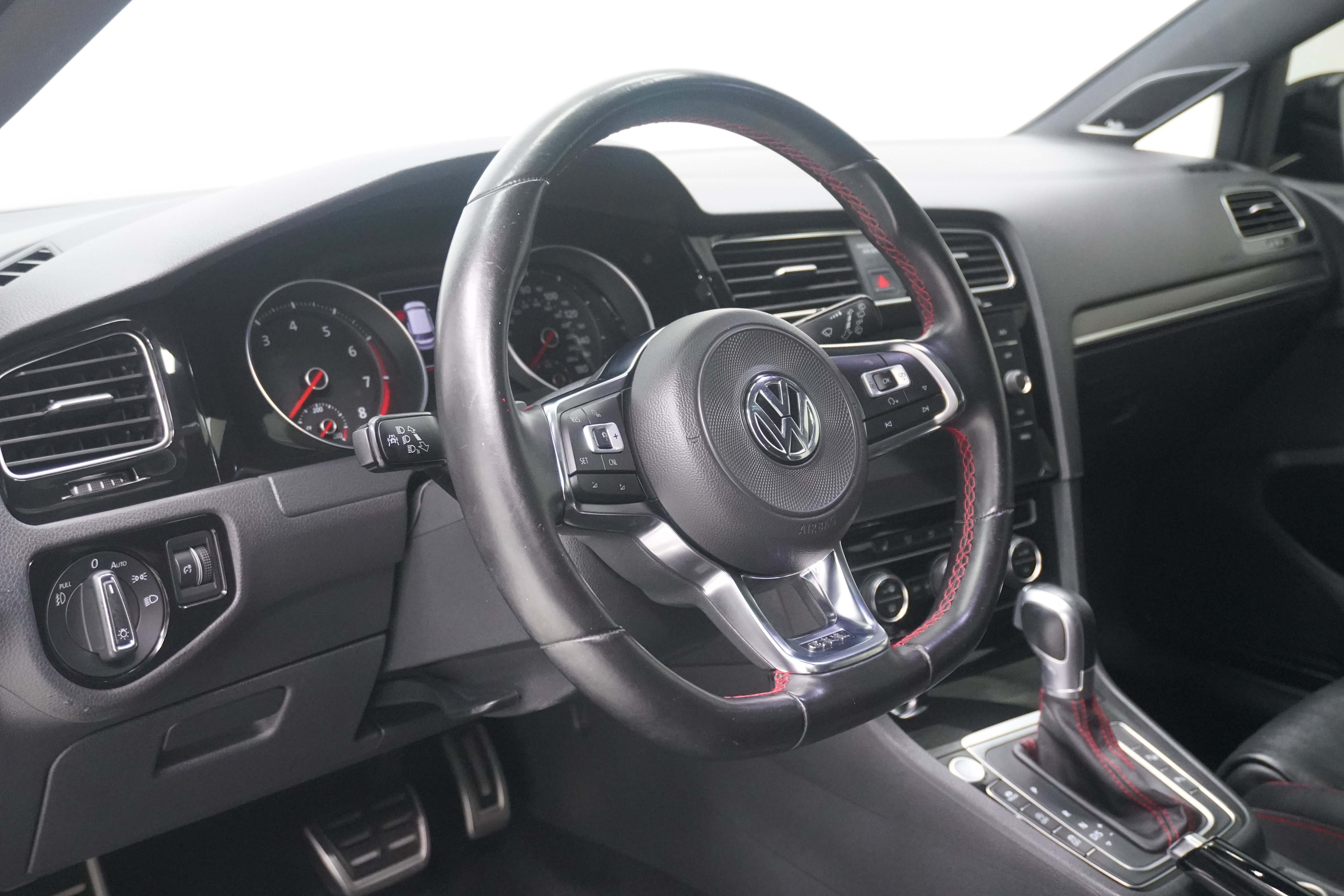 Used 2018 Volkswagen GTI Autobahn FWD image 11