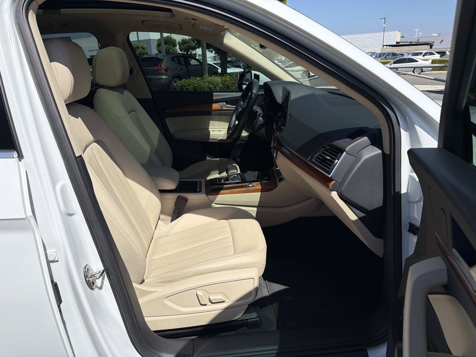 Used 2021 Audi Q5 e Premium w/ Convenience Package AWD/4WD image 25