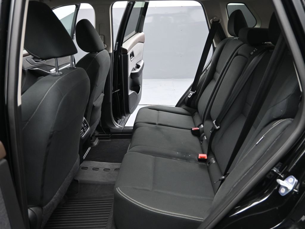 Used 2023 Nissan Rogue S image 16