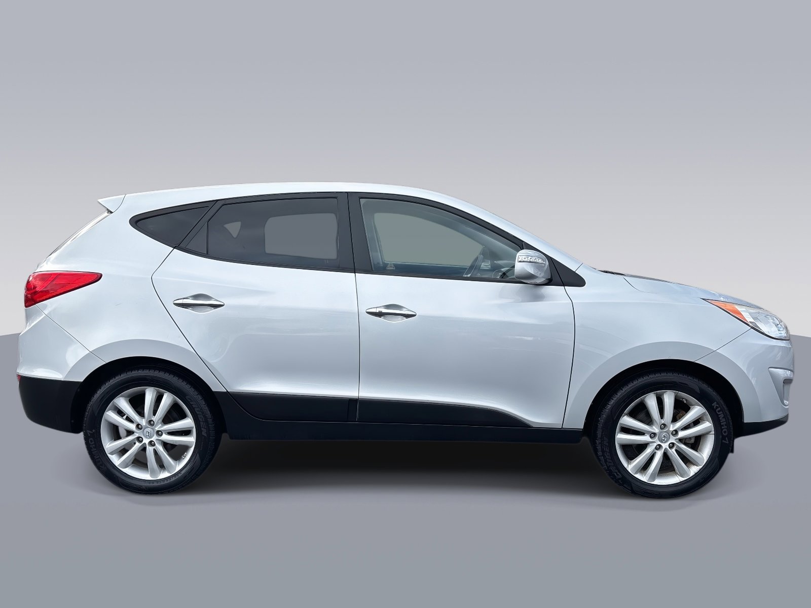 Used 2013 Hyundai Tucson Limited w/ Premium Pkg image 2